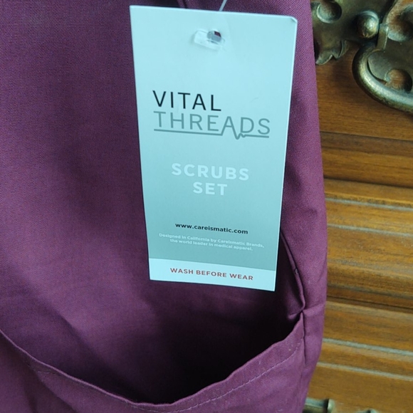 NWT one set of Scrubs…Top with Bottoms - Picture 5 of 6